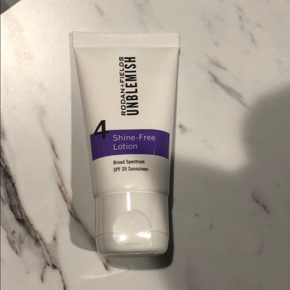 RODAN AND FIELDS UNBLEMISH SHINE-FREE LOTION